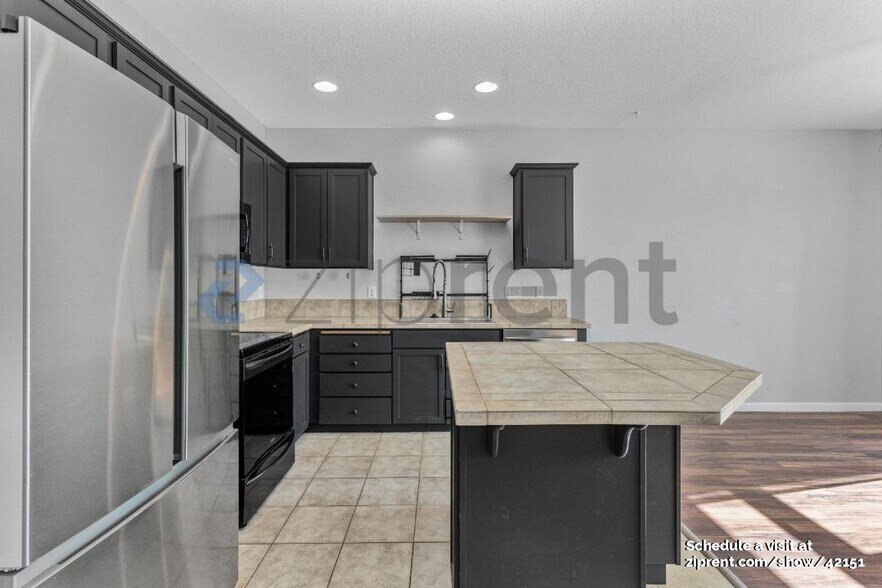 Building Photo - 5017 SW Wentworth Terrace