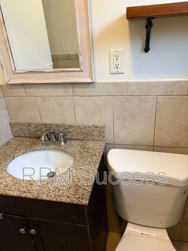 Building Photo - 19 Stephen St