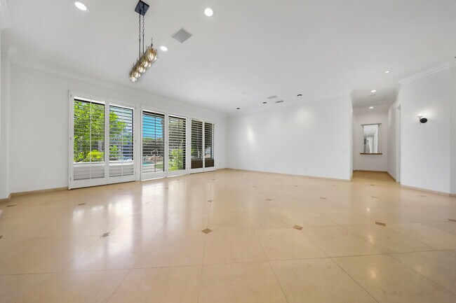 Building Photo - 75975 Gill Ct