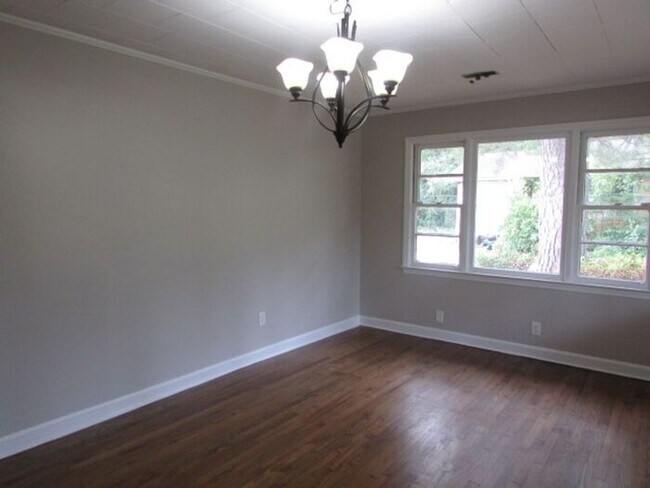 Building Photo - Close to Downtown Sumter