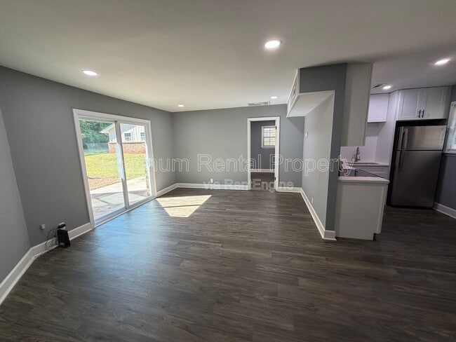 Building Photo - 1502 Waverly Way