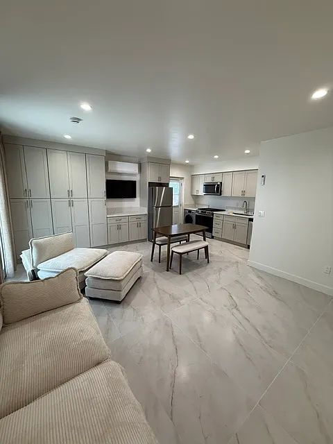 Building Photo - Private ADU with Designer Finishes & Separate Entrance in Desirable Castaic