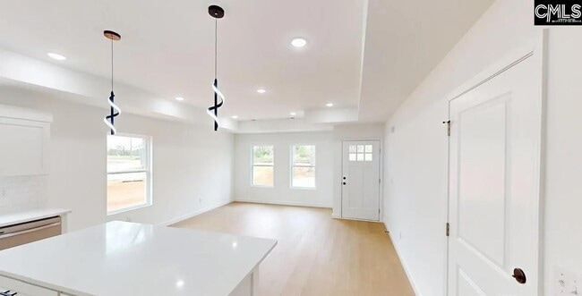Building Photo - 380 Davis Rd