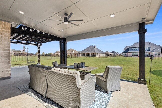 Building Photo - 1124 Macgregor Ln