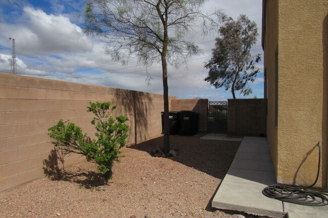 Building Photo - COMING SOON-BEAUTIFUL 2 STORY HOME LOCATED IN HENDERSON WITH STRIP AND MOUNTAIN VIEWS!