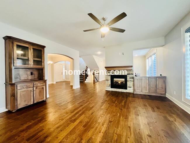 Building Photo - Gorgeous Home in Blue Valley Schools, Wood...