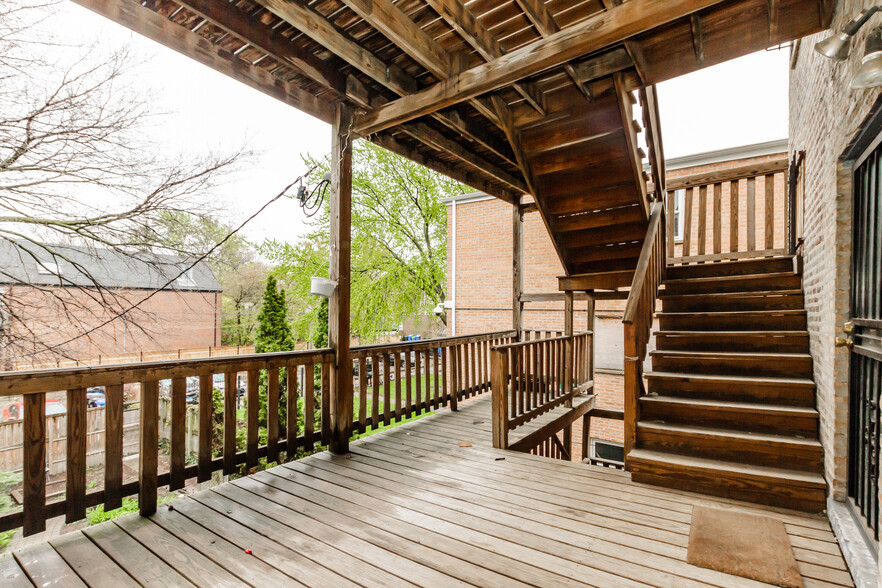 Building Photo - 1365 N Leavitt St