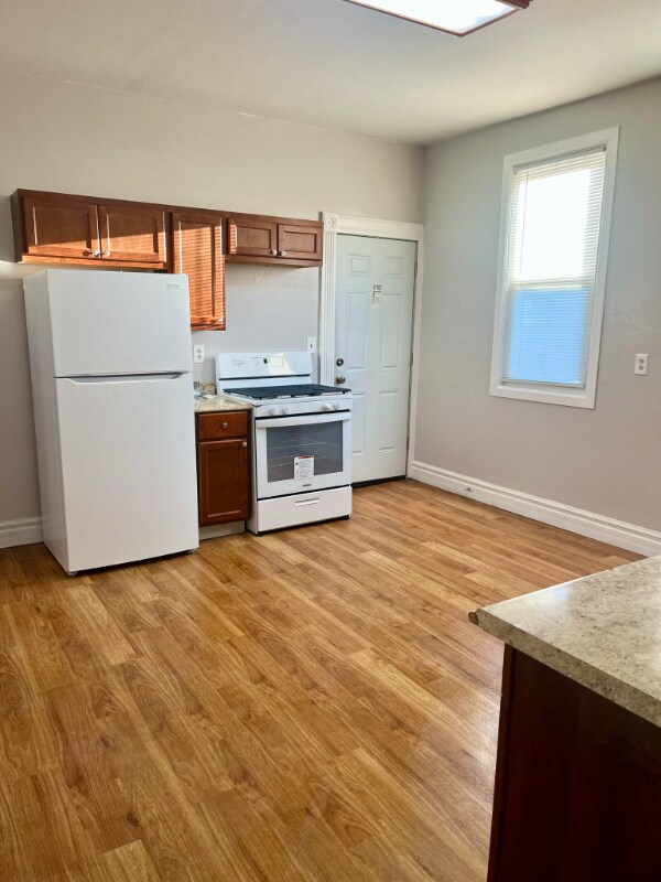 Building Photo - 2182 S Muskego Ave