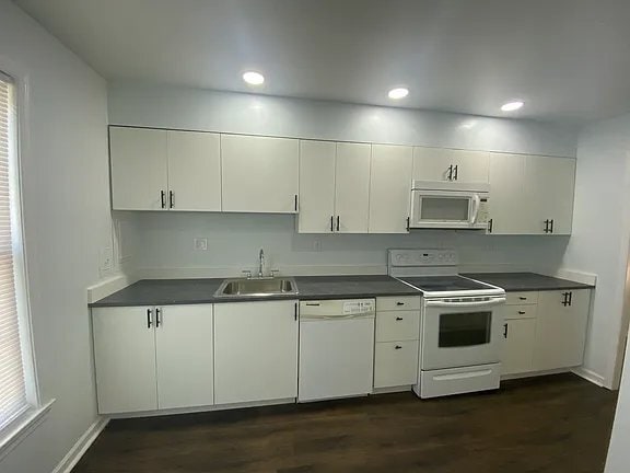 Building Photo - 2225 Mulberry Ct