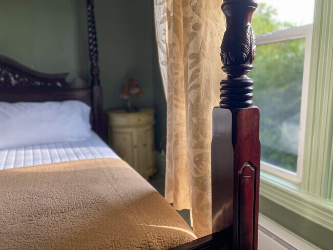 Building Photo - 1311 N Garden St