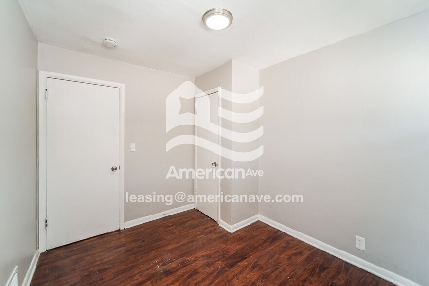 Building Photo - 5676#5678 North 61st Street, 53218; #1323339 - 1323339