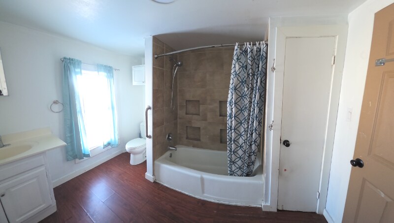 Building Photo - 11 Branch St