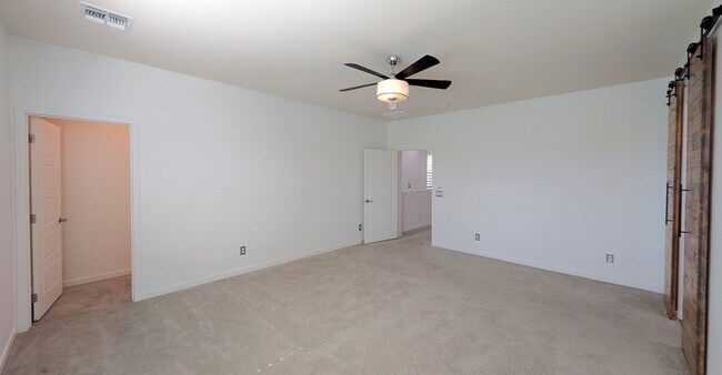Building Photo - 3 Bedroom Home in the Mulberry Community Near S Signal Butte Rd and E Guadalupe Rd!