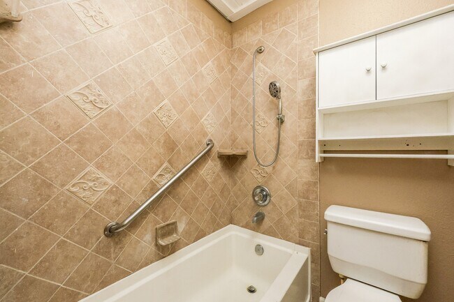Building Photo - 8941 Gaylord Dr