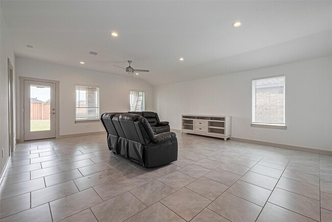 Building Photo - 29518 Paytons Park Ct