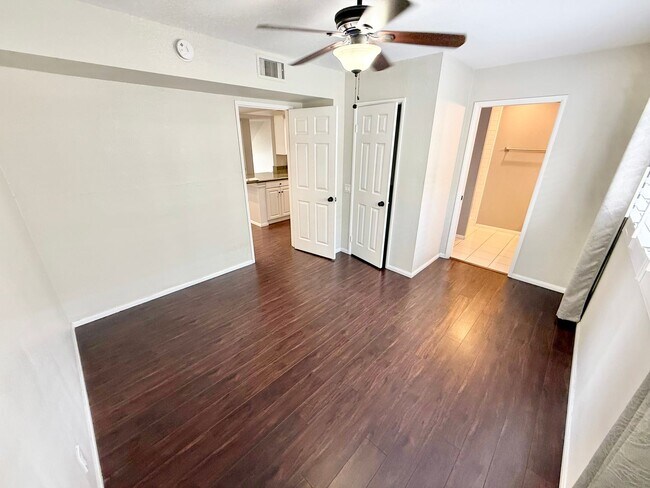 Building Photo - Beautiful 3 bed/3 bath In Costa Mesa