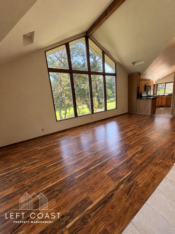 Building Photo - 132 Salishan Dr