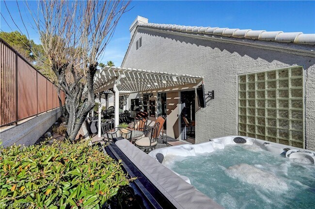 Building Photo - 1405 Sunblush Ln