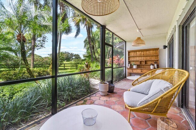 Building Photo - 11223 Pond View Dr