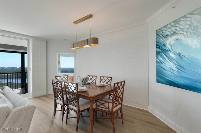 Building Photo - 425 Cove Tower Dr