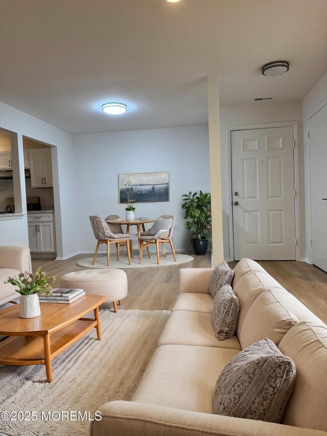 Building Photo - 709 Zlotkin Cir