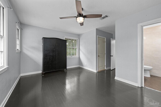 Building Photo - 1111 S Old Corry Field Rd