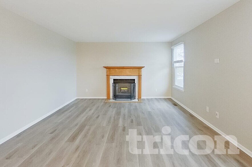 Building Photo - 4 Sapphire Ct