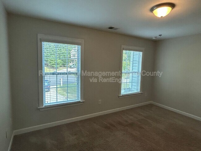 Building Photo - 142 Bexley Way