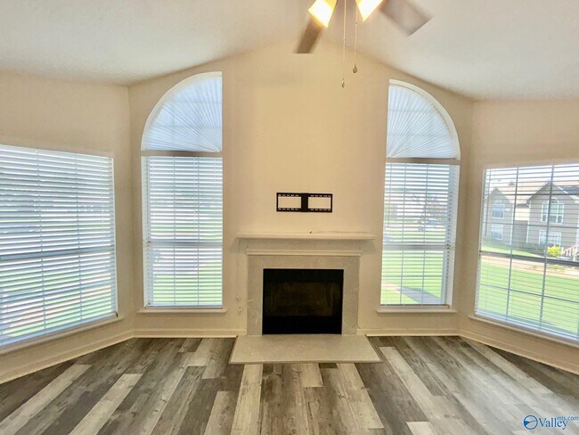 Building Photo - 241 Waters Edge Ln