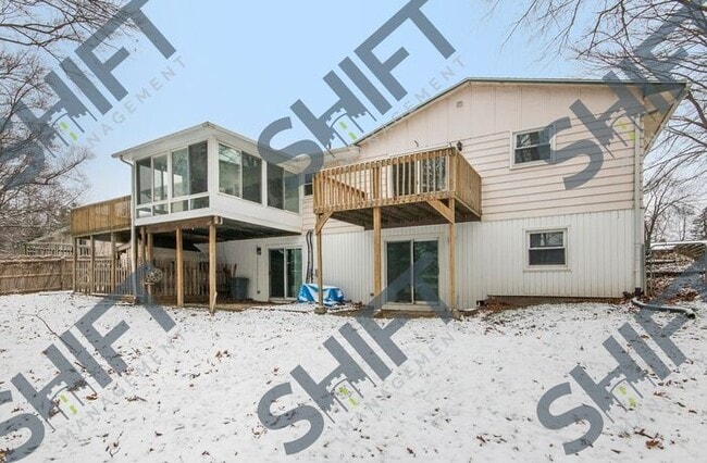 Building Photo - 5671 Christie Ave - Gorgeous 4 Bed