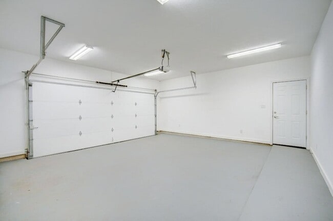 Building Photo - 117 Ori Ct