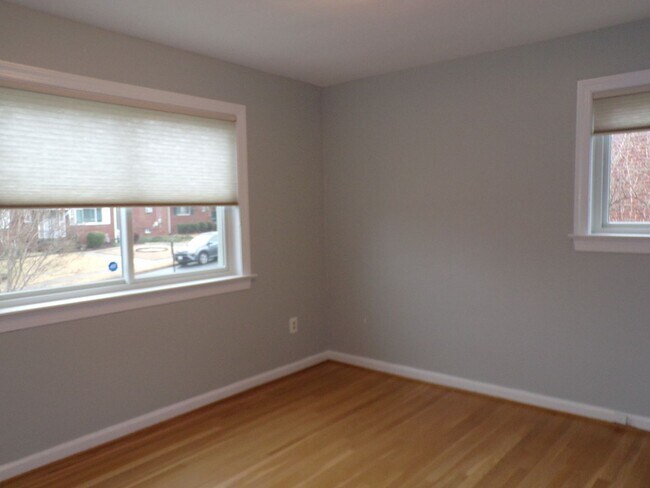 Building Photo - Beautiful Three Bedroom House in N Arlington; Dominion Hills