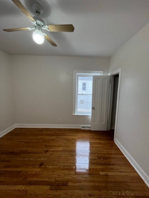 Building Photo - 4954 W Dickens Ave