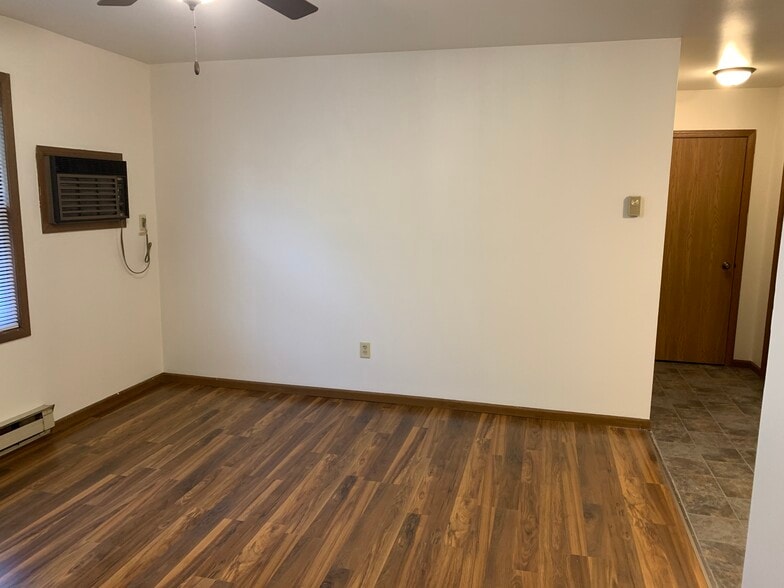 Primary Photo - 1742 S Broad St