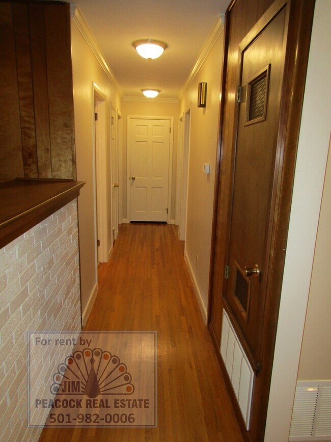 Building Photo - 509 S Longfield Ave