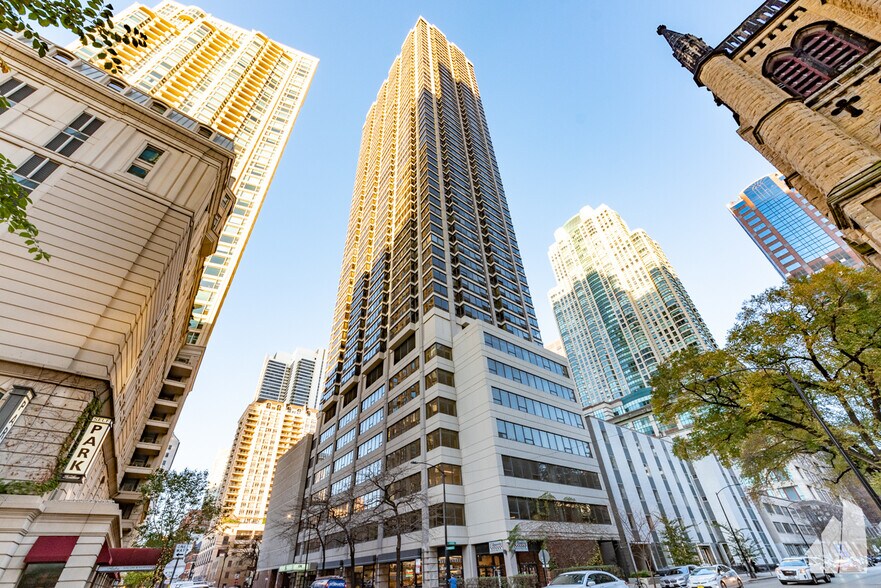 Building Photo - 30 E Huron St