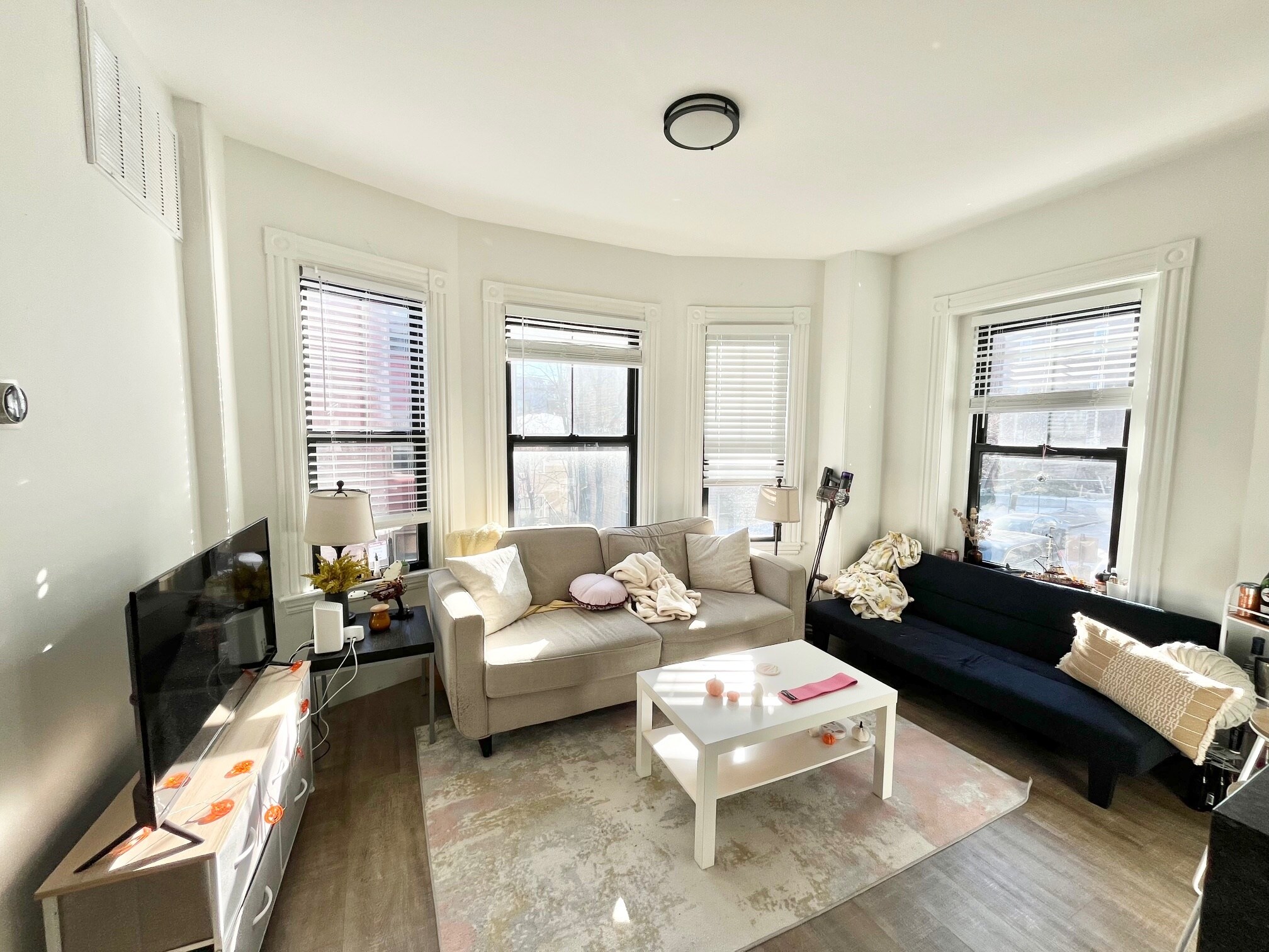 Building Photo - 1510 Tremont St