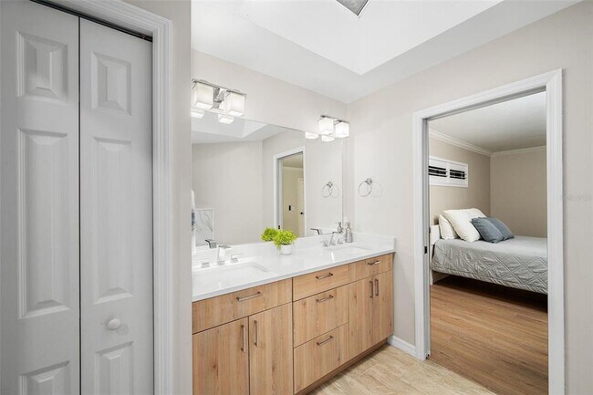 Building Photo - 9821 SW 34th Rd