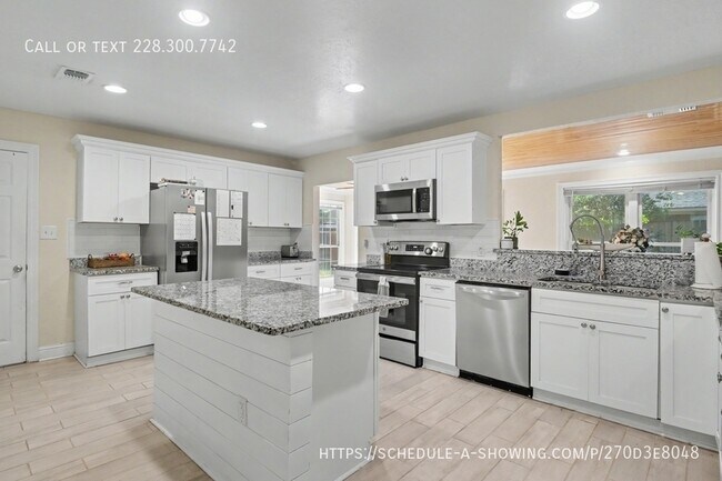 Building Photo - 412 Woodland Park Dr