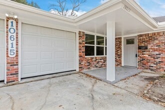 Building Photo - 10615 Clematis Ln