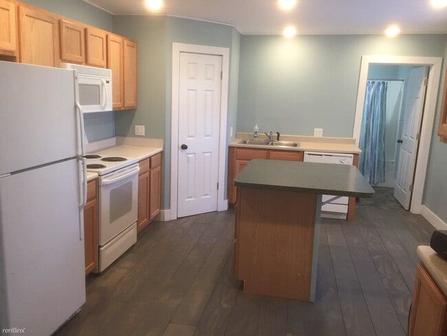 Building Photo - 4 br, 2 bath House - 116 S 1st St