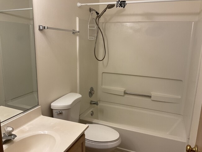 Building Photo - 2196 Rossiter Pkwy