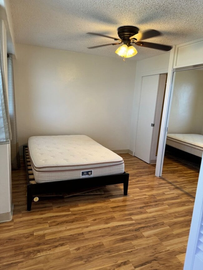 Building Photo - Central location! 1 bedroom, 1 bath, 1 parking. - Pet Possible - Available Now!