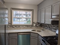 Building Photo - 4 Wedgewood Dr
