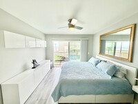 Building Photo - 258 E Surfside Dr