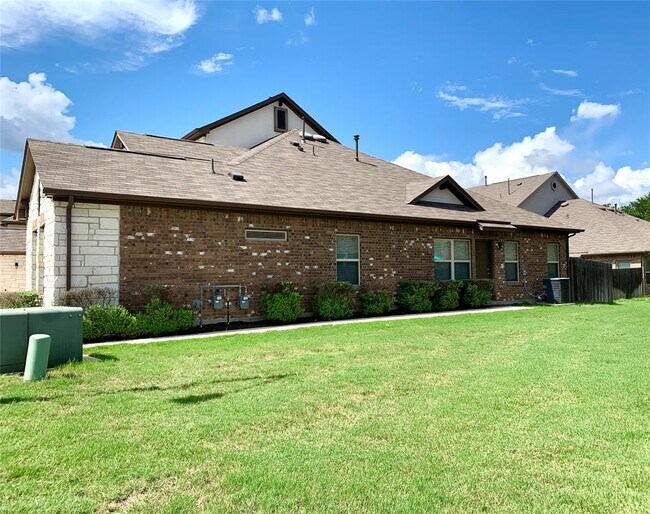 Building Photo - 2304 S Lakeline Blvd
