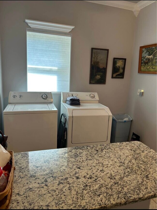 Building Photo - 7 Ulverston Dr