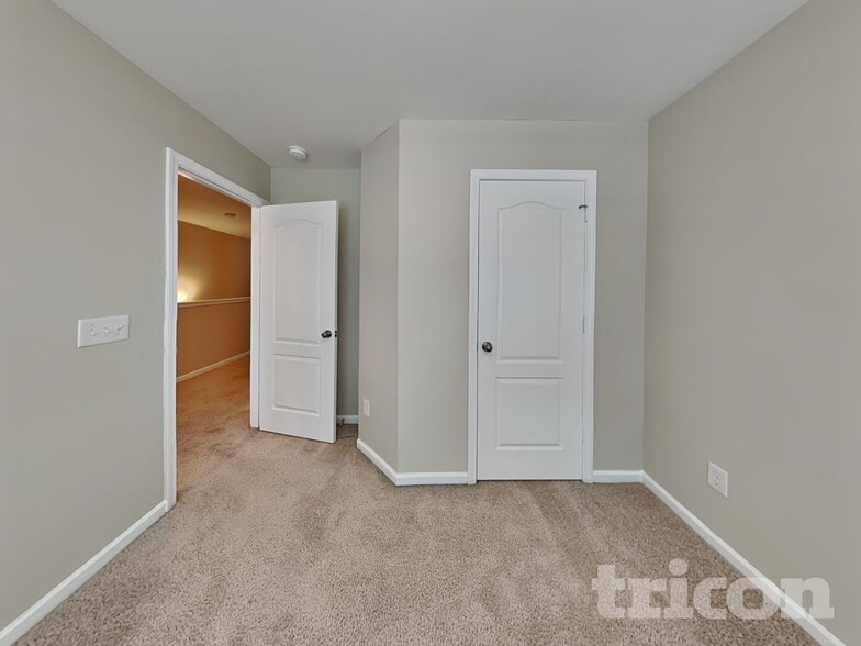 Building Photo - 102 Ellis Mill St