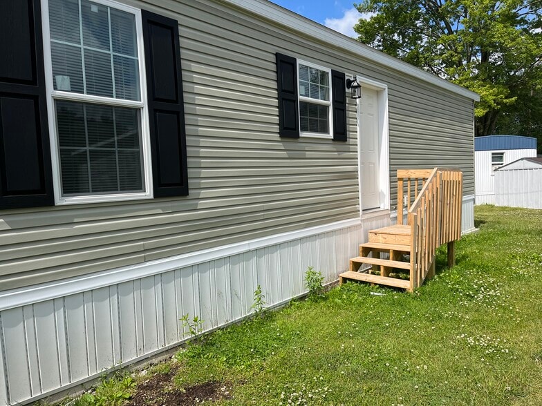 Building Photo - 6610 Lear Nagle Rd