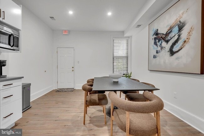 Building Photo - 915 5th St NW